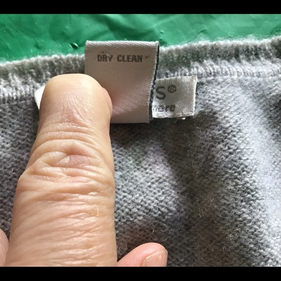 Tweeds Womens Cashmere Gray Medium V-Neck Sweater - Picture 6 of 12